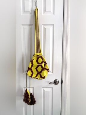 Colombian Wayuu Mochila Bag, 100% authentic, large size.
